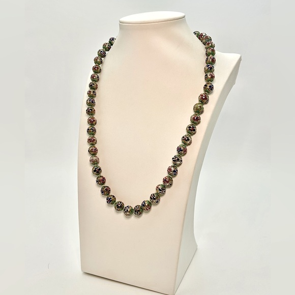 SOLD.  Beautiful Necklace - Picture 1 of 3